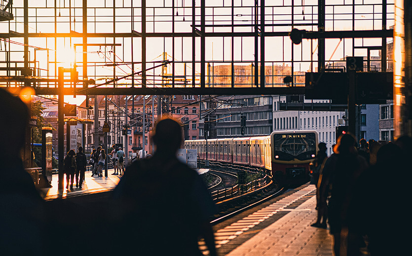 Städtereise Berlin Hotel – S-Bahnhof Friedrichstraße für optimale Verkehrsanbindung